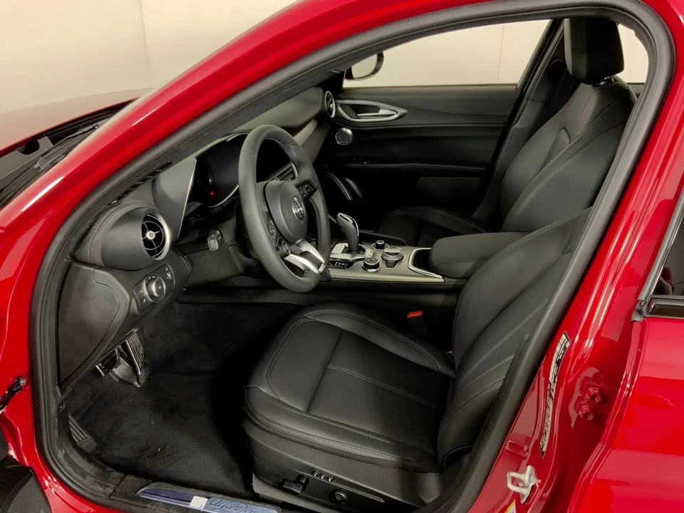2026 Alfa Romeo Giulia - Image 12 of 16
