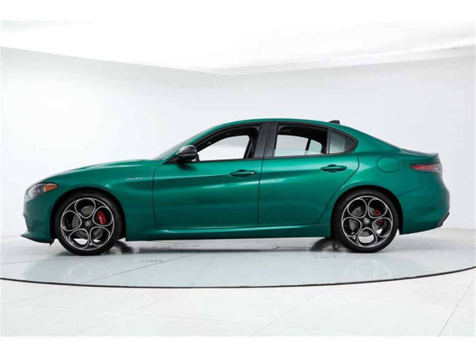 2026 Alfa Romeo Giulia - Image 2 of 22