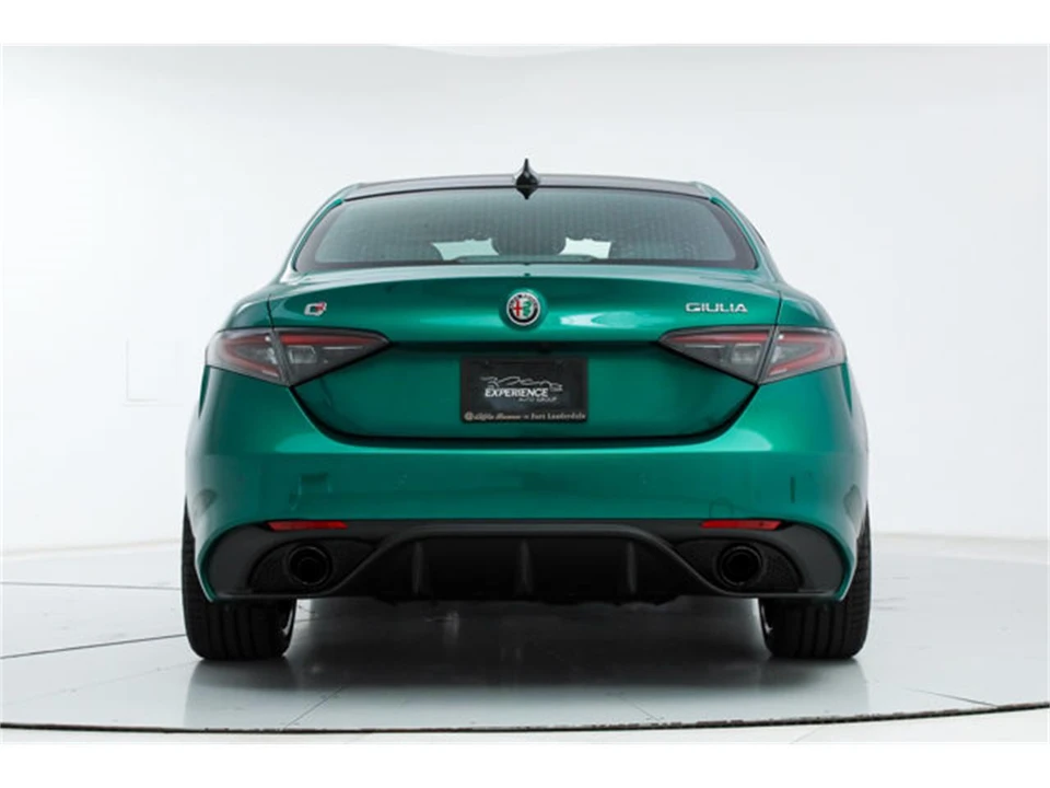 2026 Alfa Romeo Giulia - Image 4 of 22