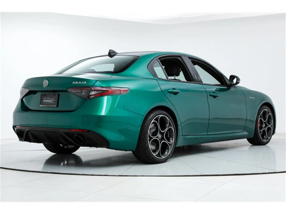 2026 Alfa Romeo Giulia - Image 5 of 22