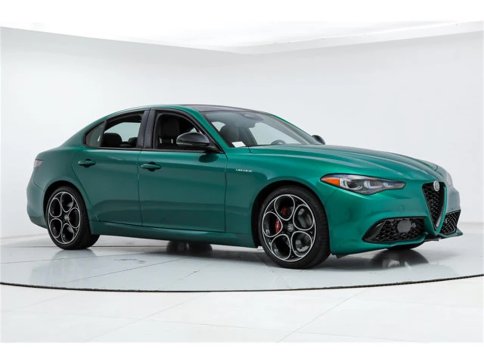 2026 Alfa Romeo Giulia - Image 7 of 22
