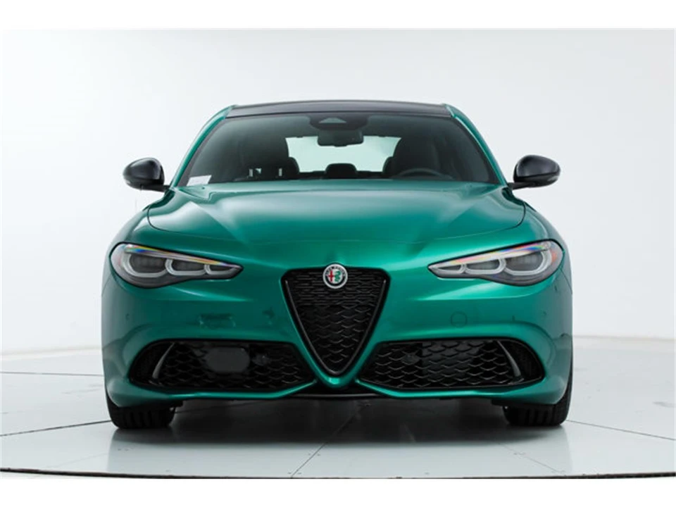 2026 Alfa Romeo Giulia - Image 8 of 22