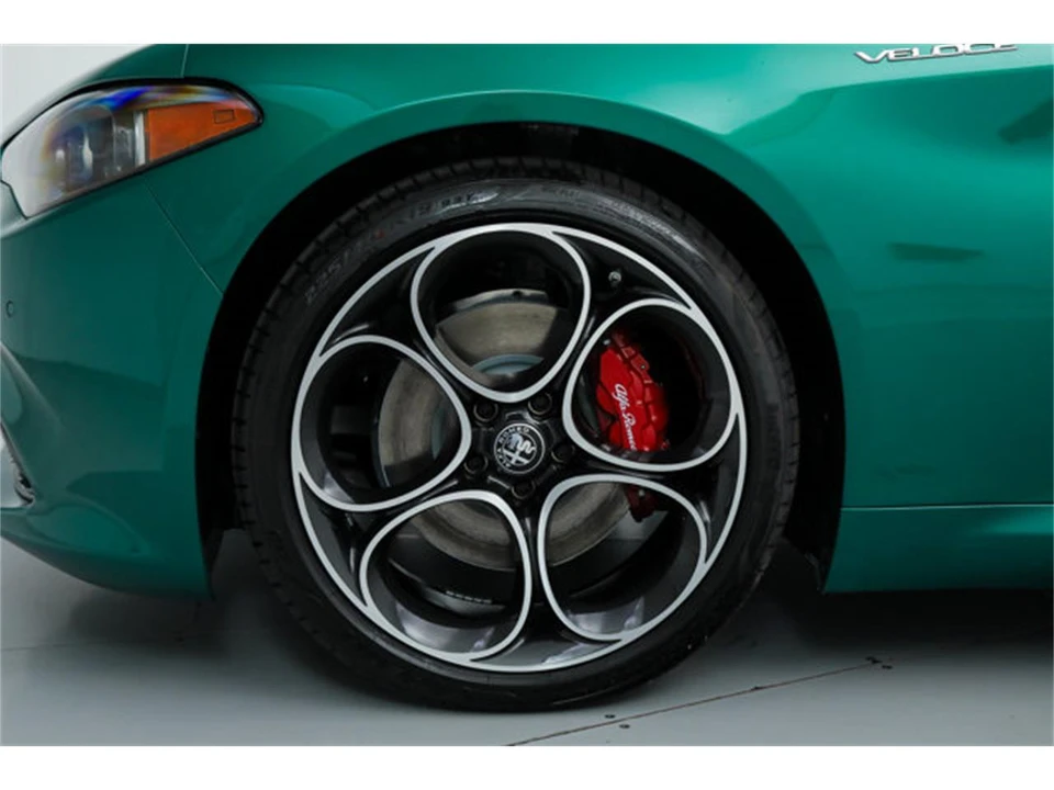 2026 Alfa Romeo Giulia - Image 20 of 22