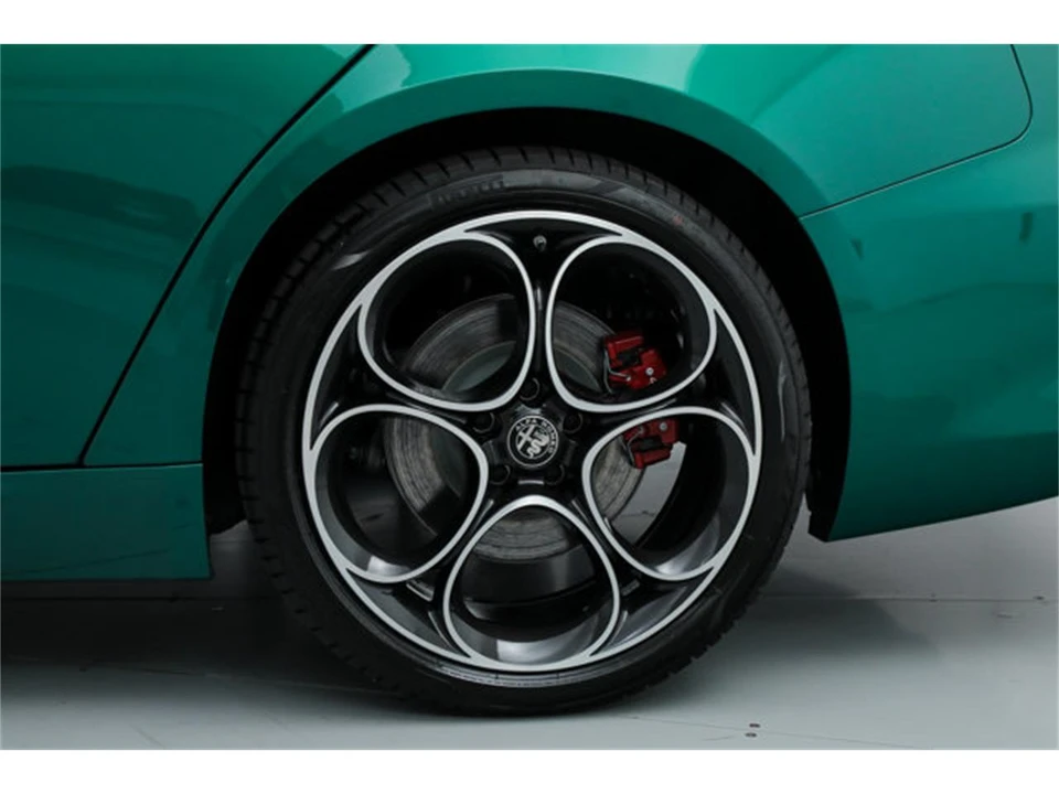2026 Alfa Romeo Giulia - Image 19 of 22