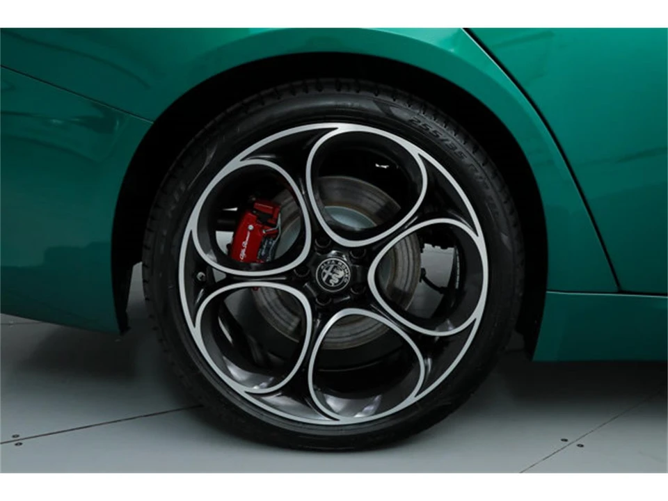 2026 Alfa Romeo Giulia - Image 22 of 22