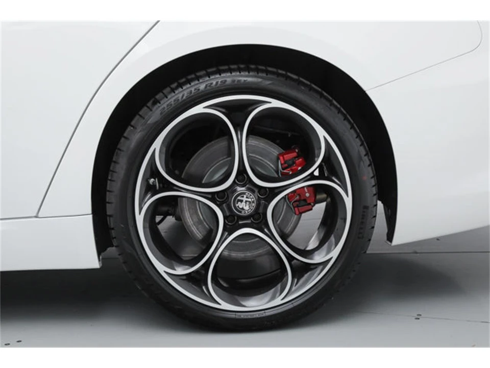 2026 Alfa Romeo Giulia - Image 20 of 23