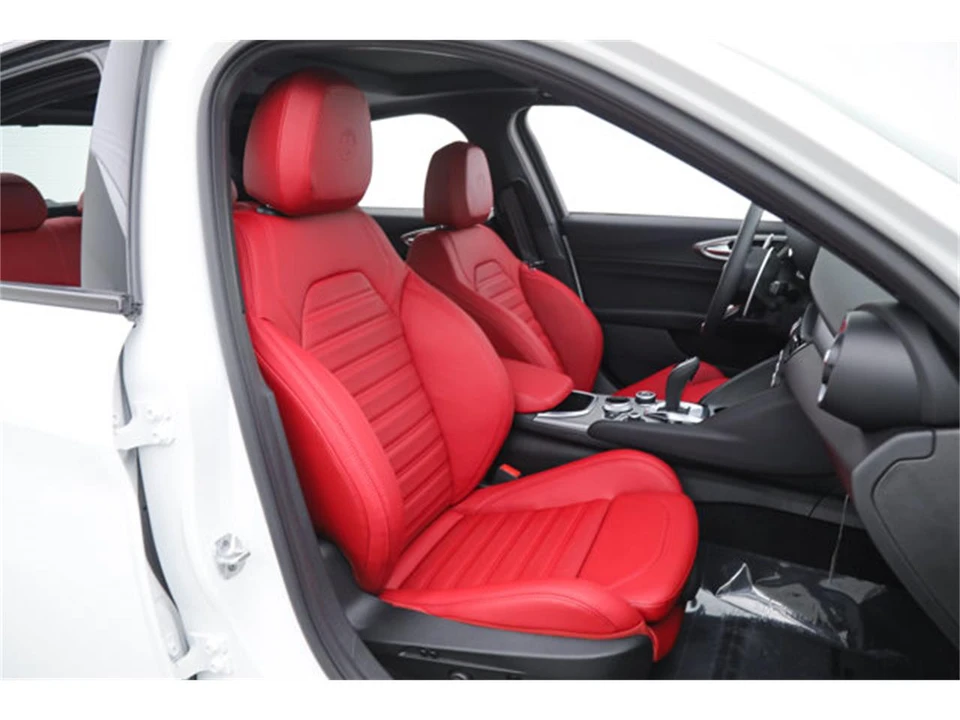 2026 Alfa Romeo Giulia - Image 12 of 23