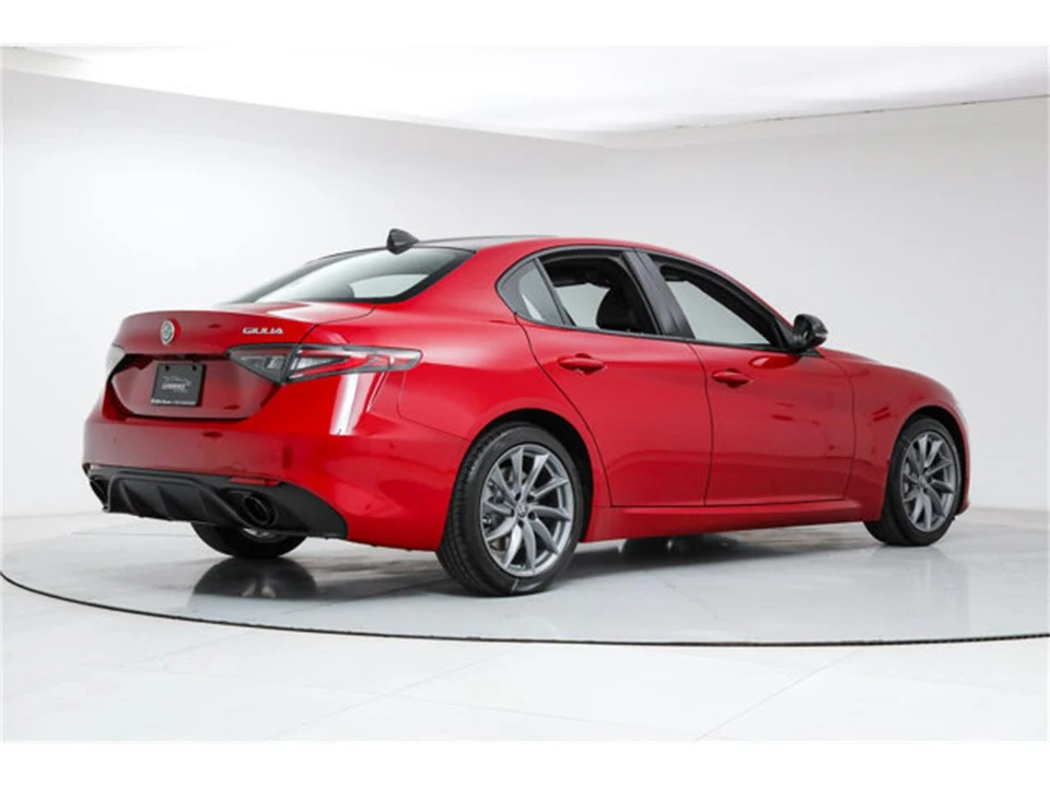 2026 Alfa Romeo Giulia - Image 5 of 22