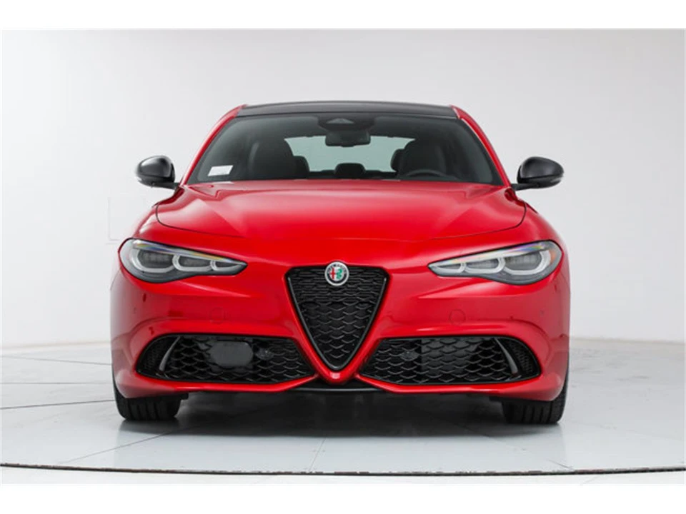 2026 Alfa Romeo Giulia - Image 8 of 22