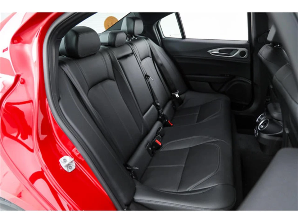2026 Alfa Romeo Giulia - Image 15 of 22