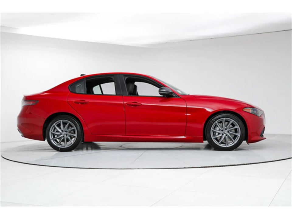 2026 Alfa Romeo Giulia - Image 6 of 22