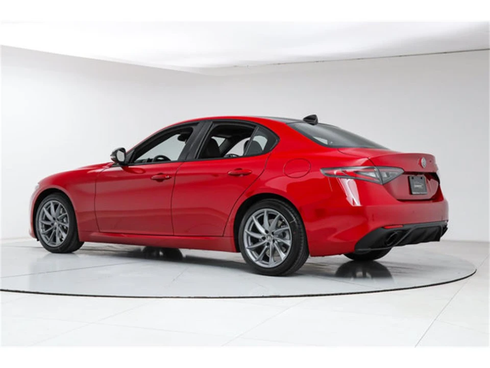 2026 Alfa Romeo Giulia - Image 3 of 22