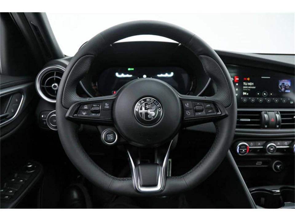 2026 Alfa Romeo Giulia - Image 18 of 22