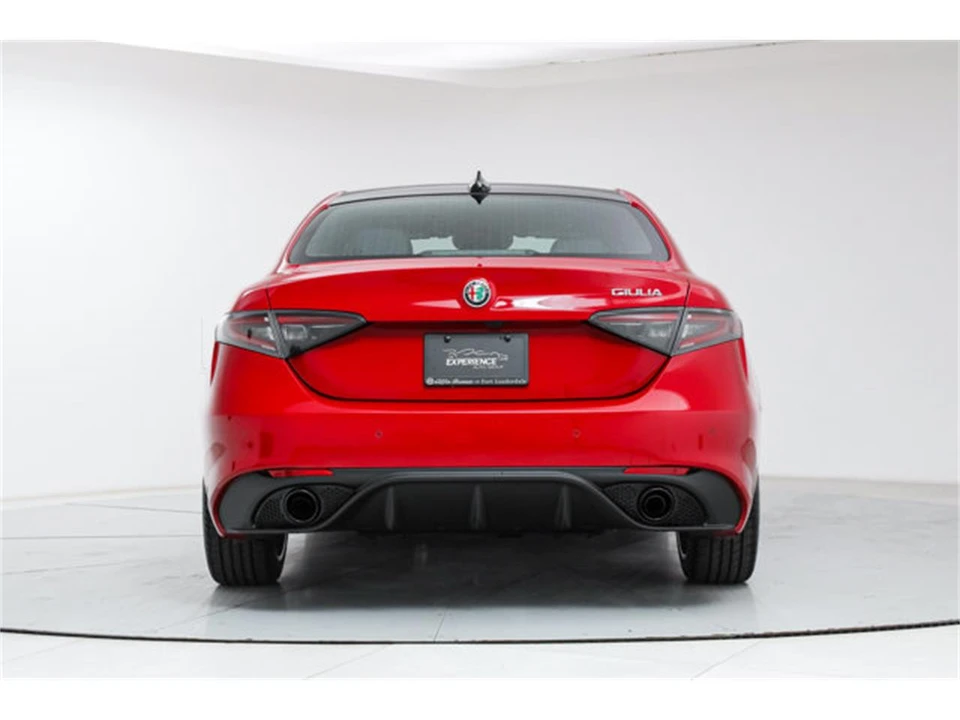 2026 Alfa Romeo Giulia - Image 4 of 22