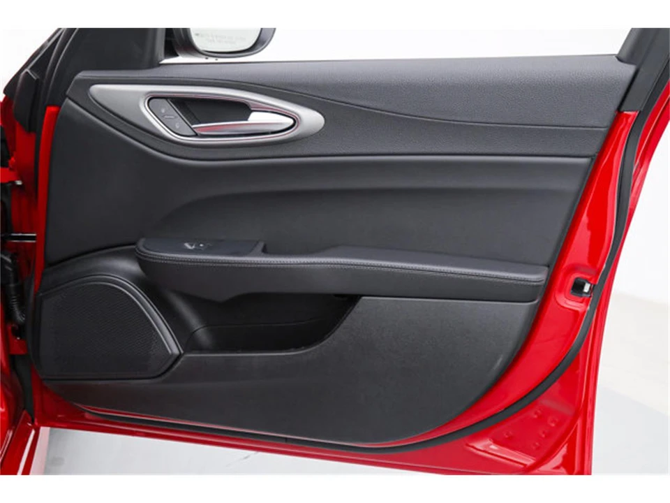 2026 Alfa Romeo Giulia - Image 11 of 22