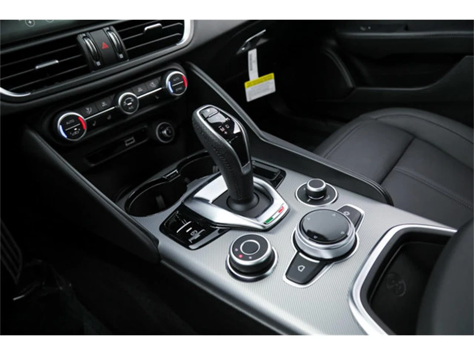 2026 Alfa Romeo Giulia - Image 20 of 22