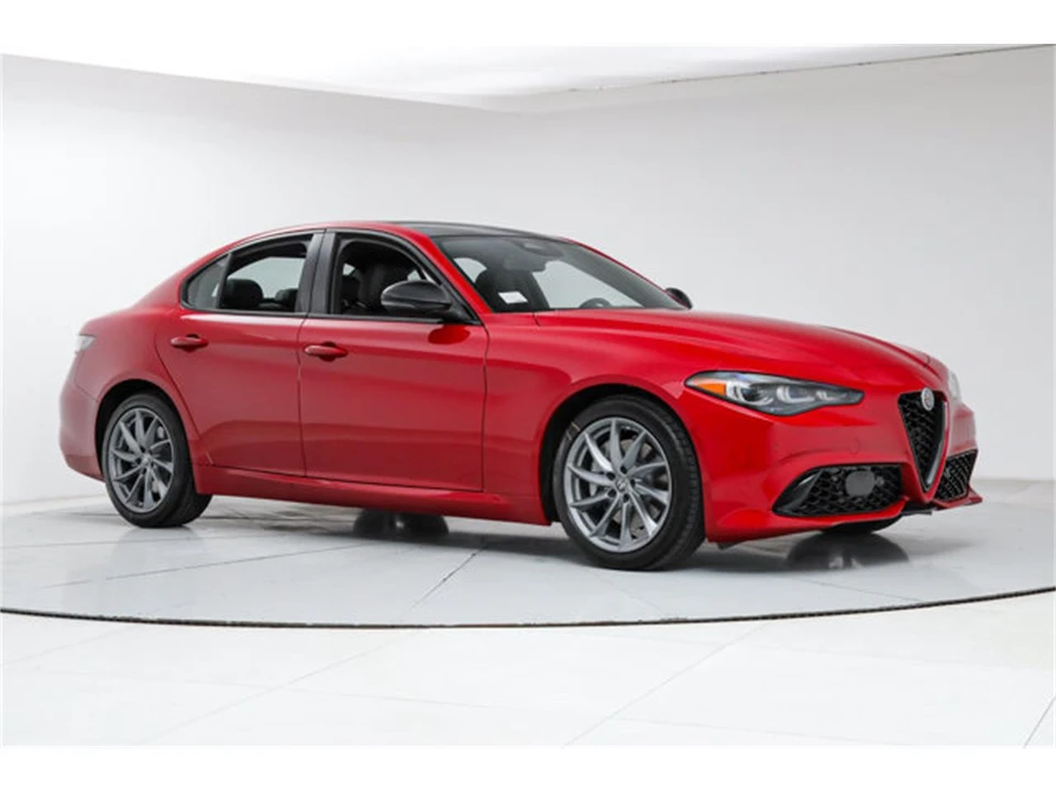 2026 Alfa Romeo Giulia - Image 7 of 22