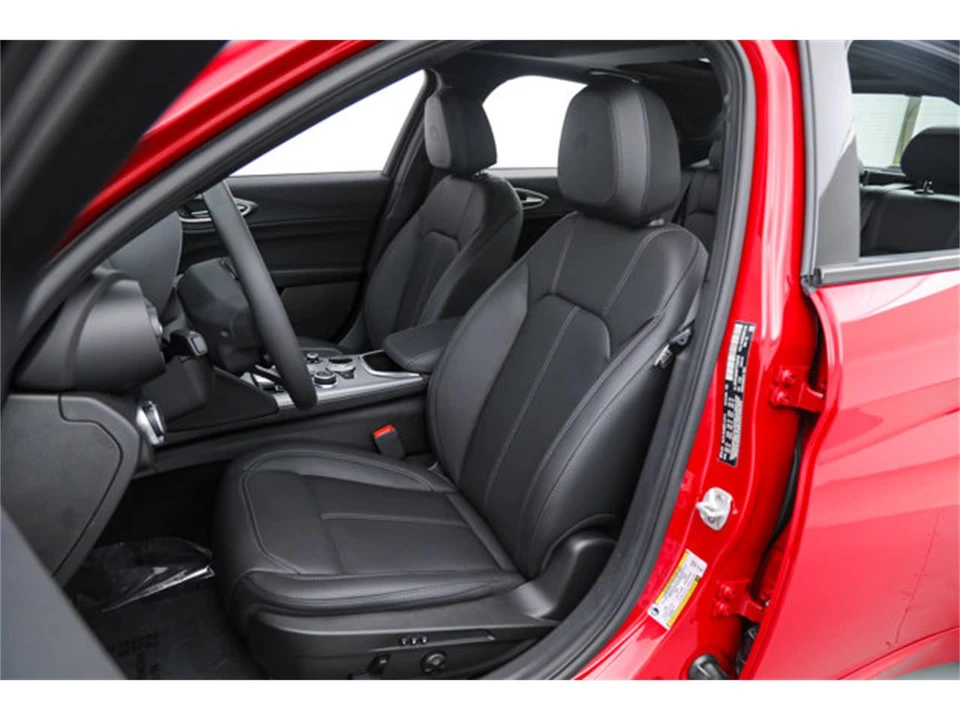 2026 Alfa Romeo Giulia - Image 19 of 22