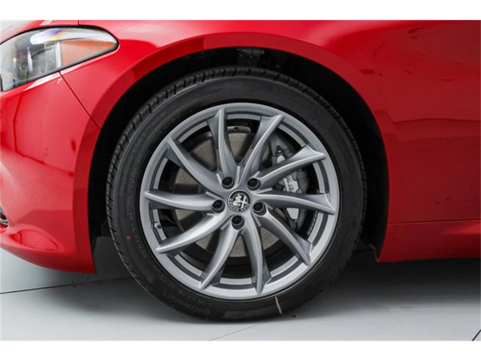 2026 Alfa Romeo Giulia - Image 21 of 22