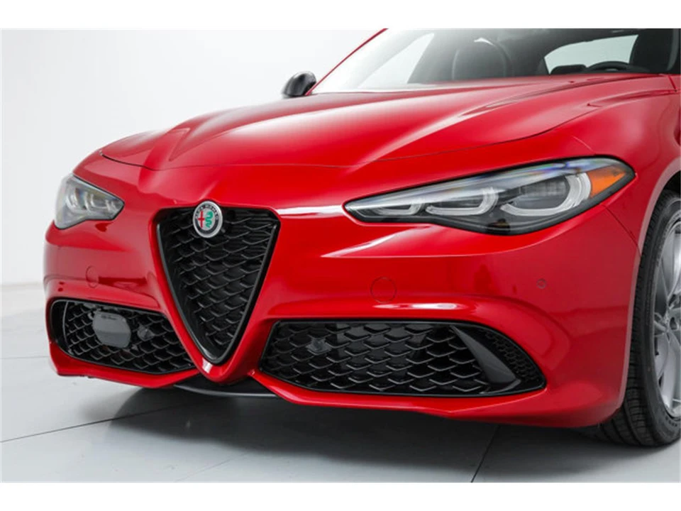2026 Alfa Romeo Giulia - Image 9 of 22