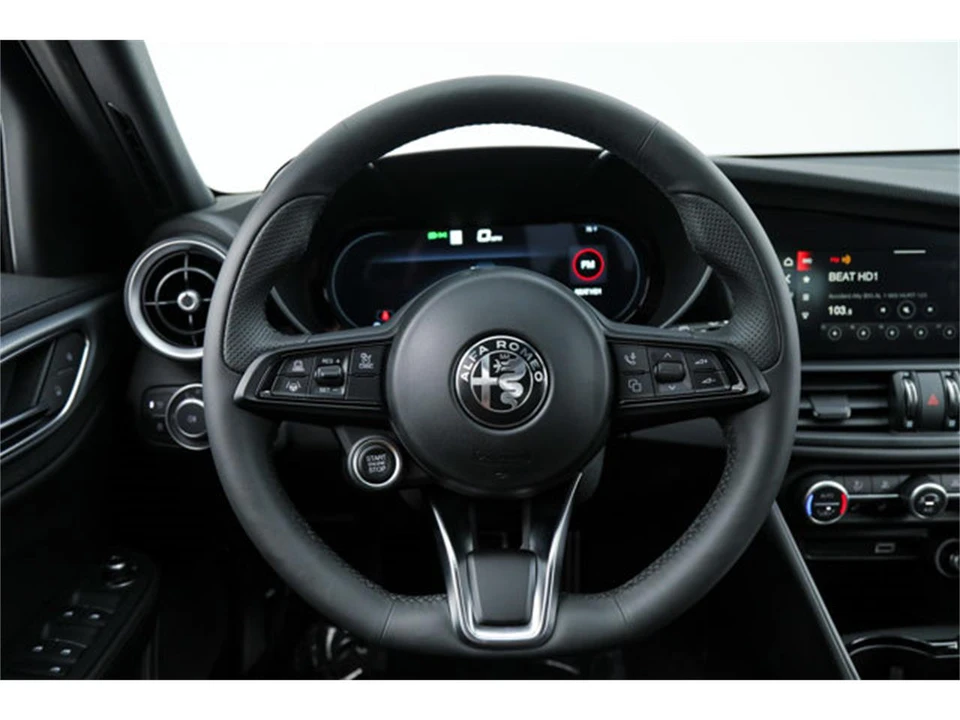 2026 Alfa Romeo Giulia - Image 19 of 23