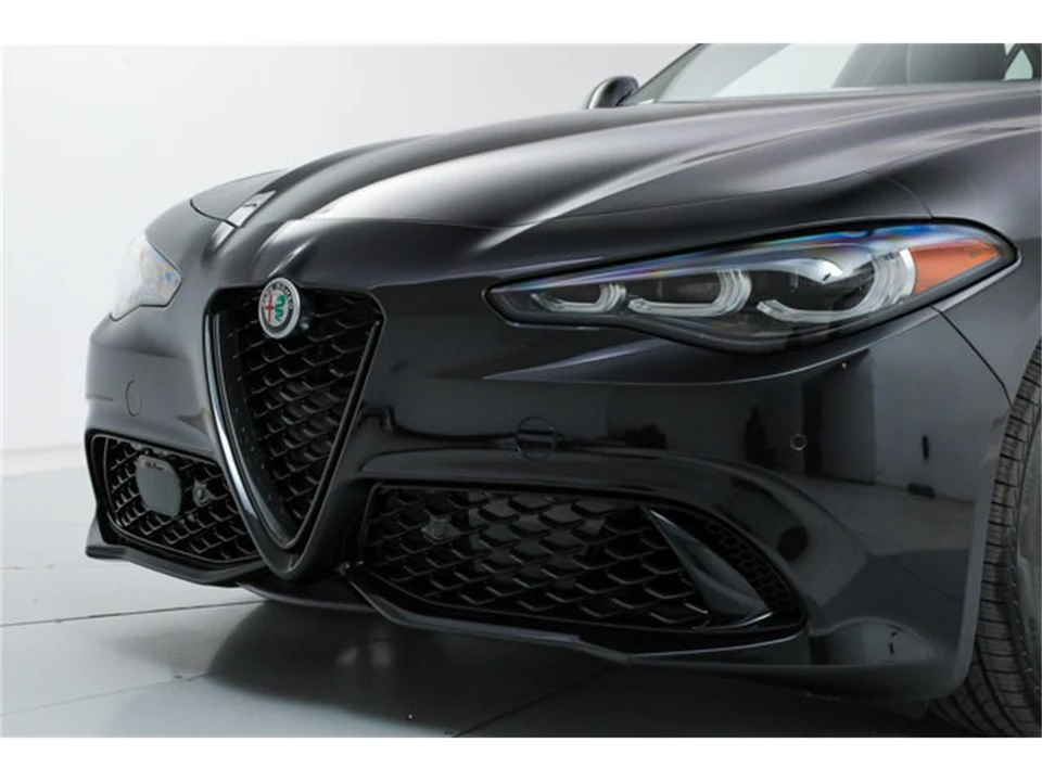 2026 Alfa Romeo Giulia - Image 9 of 23