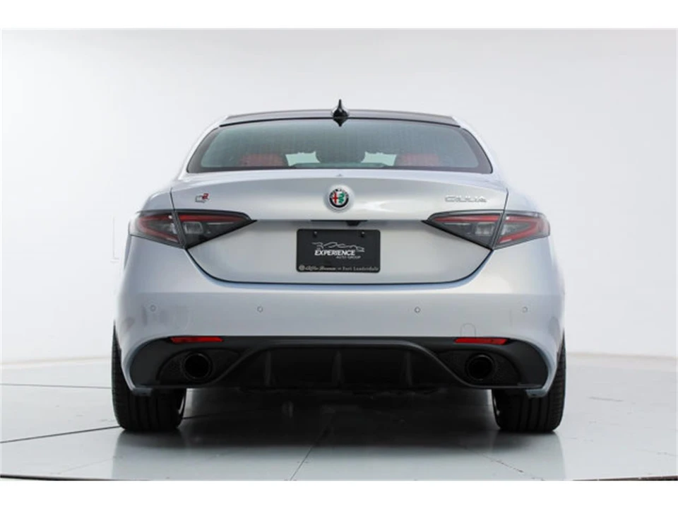2026 Alfa Romeo Giulia - Image 3 of 21
