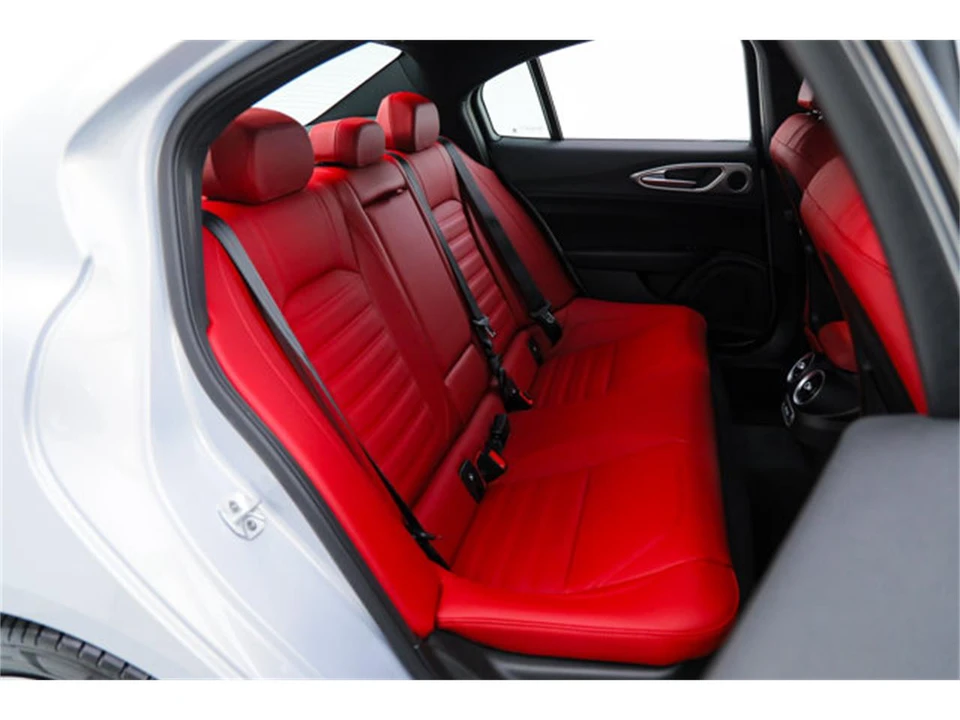 2026 Alfa Romeo Giulia - Image 13 of 21