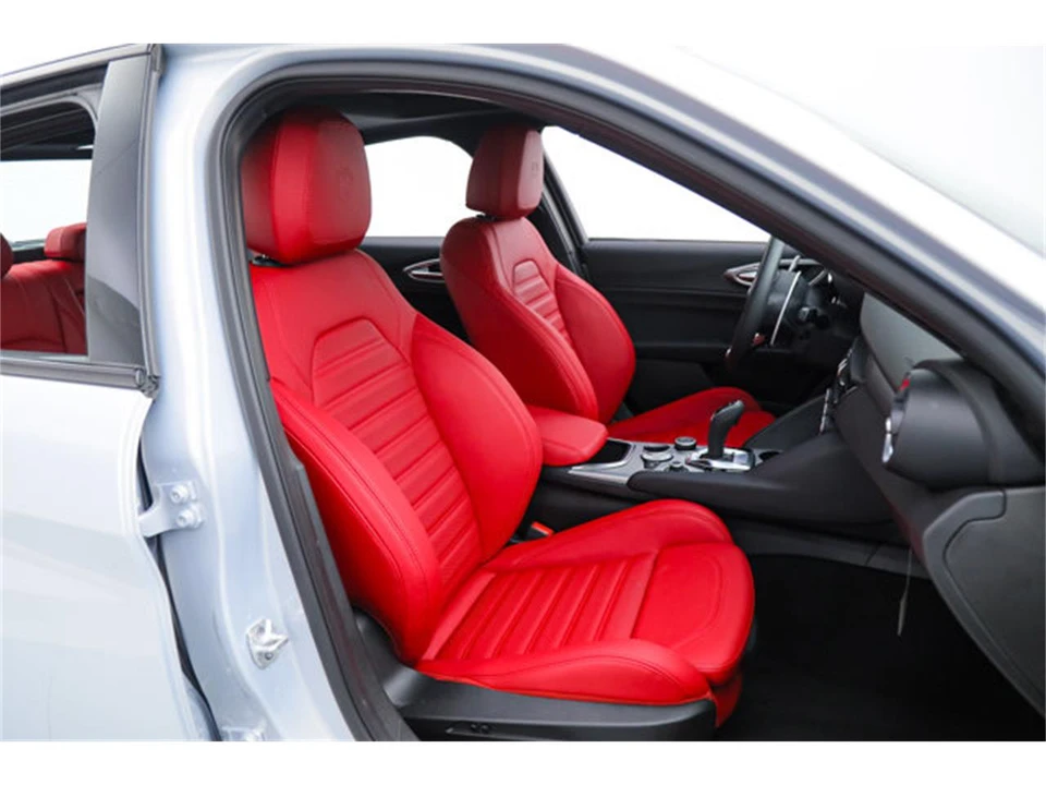 2026 Alfa Romeo Giulia - Image 11 of 21