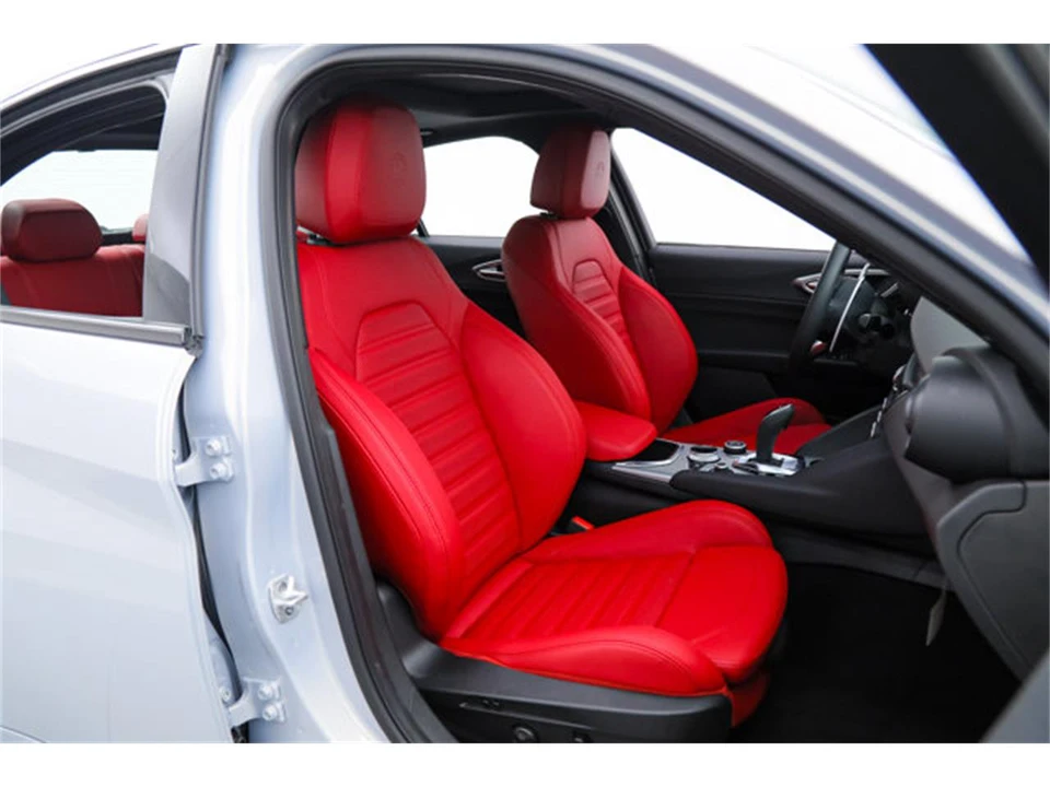 2026 Alfa Romeo Giulia - Image 9 of 21
