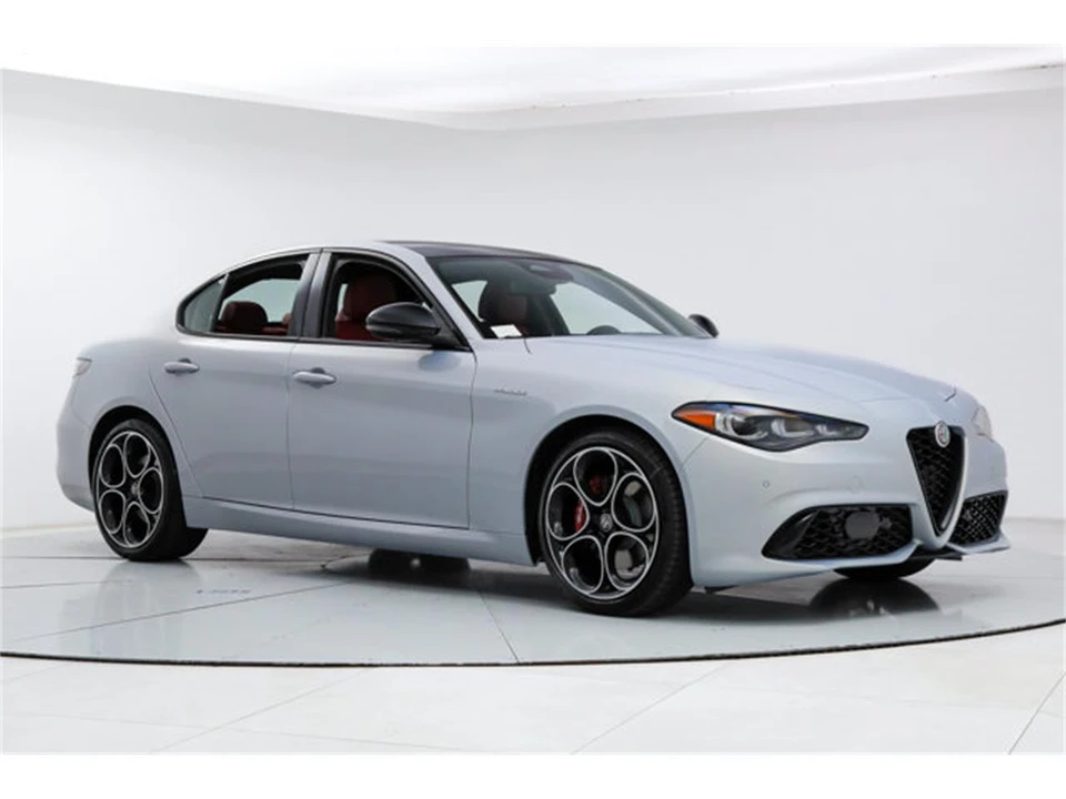 2026 Alfa Romeo Giulia - Image 6 of 21