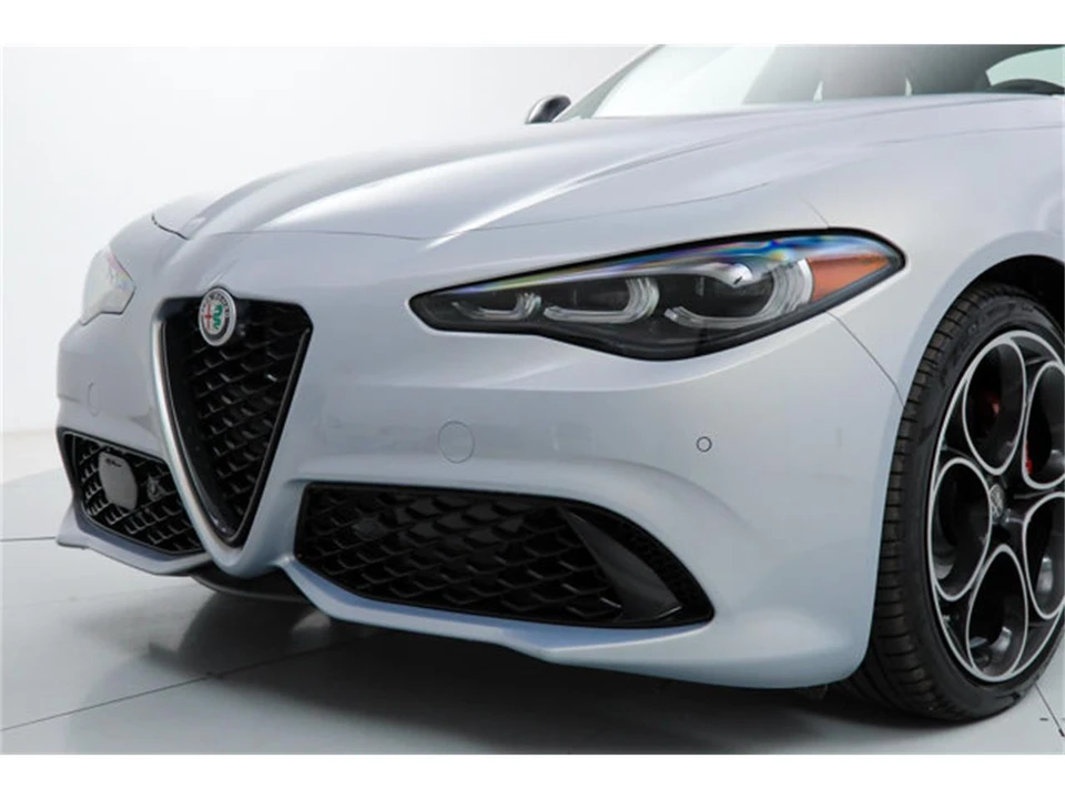 2026 Alfa Romeo Giulia - Image 8 of 21