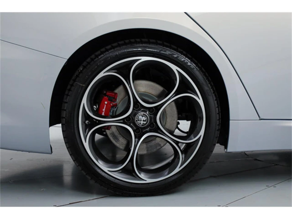 2026 Alfa Romeo Giulia - Image 20 of 21