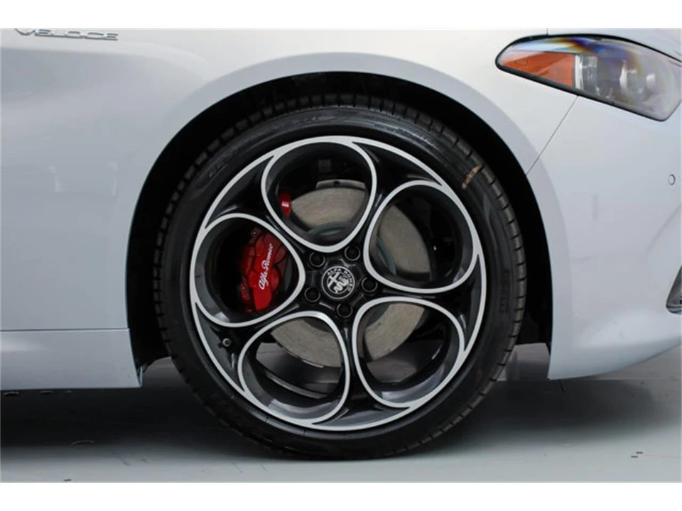 2026 Alfa Romeo Giulia - Image 21 of 21