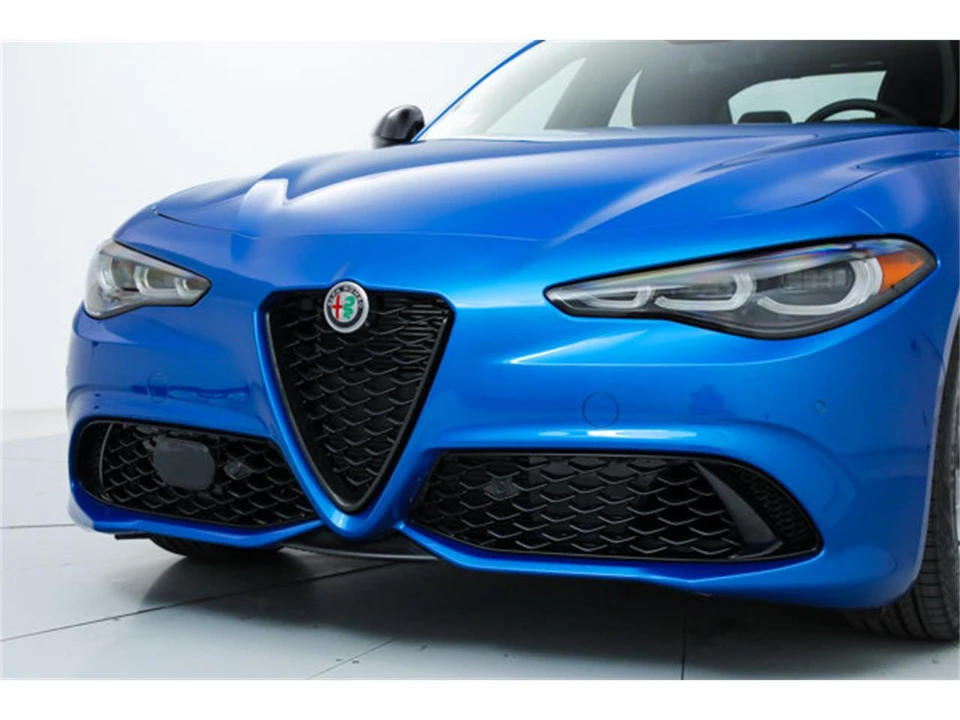 2026 Alfa Romeo Giulia - Image 9 of 24