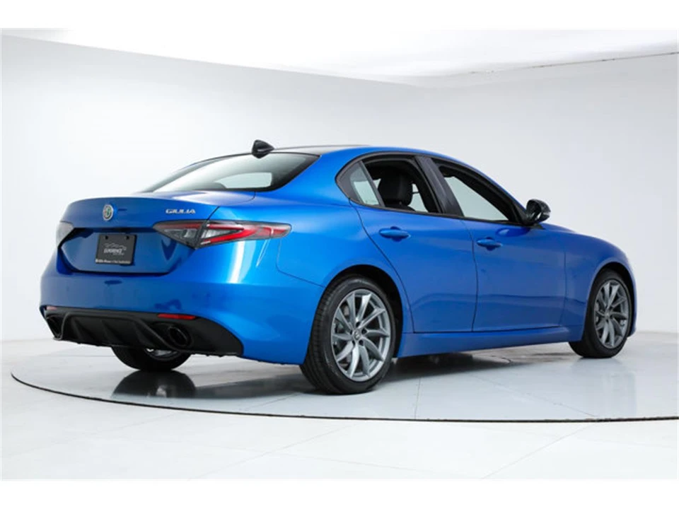 2026 Alfa Romeo Giulia - Image 5 of 24