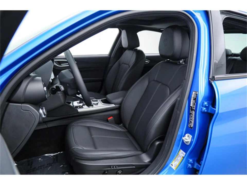 2026 Alfa Romeo Giulia - Image 19 of 24