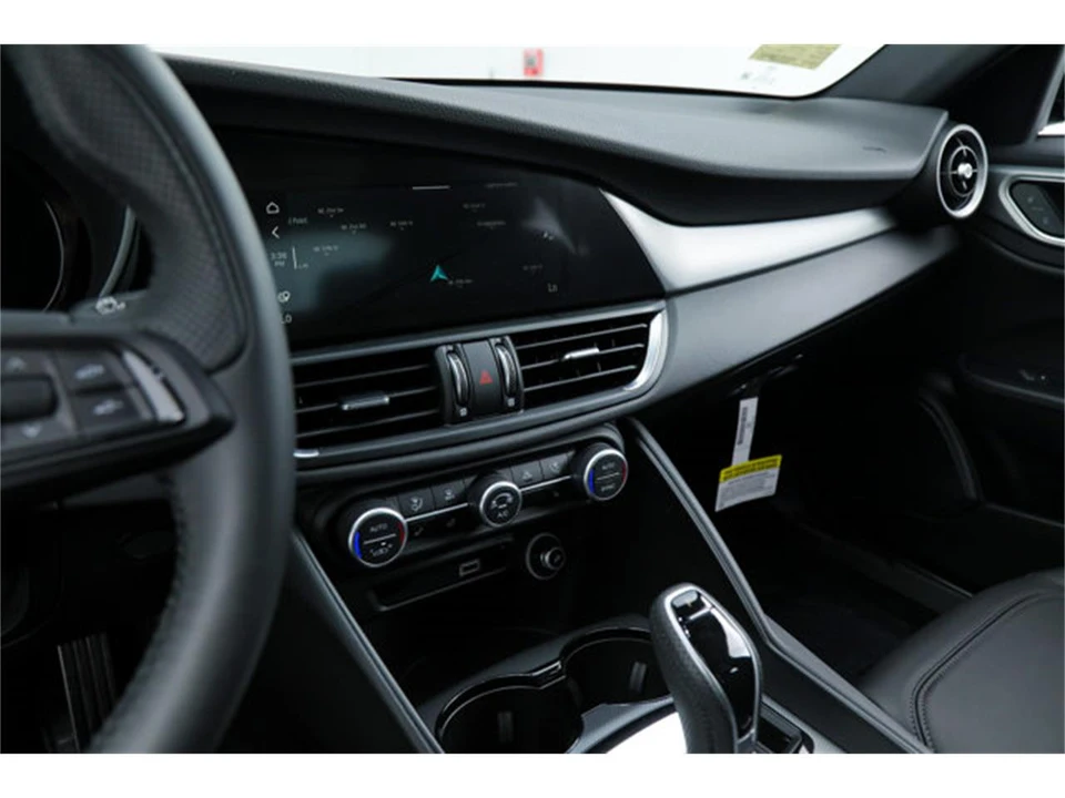2026 Alfa Romeo Giulia - Image 20 of 24