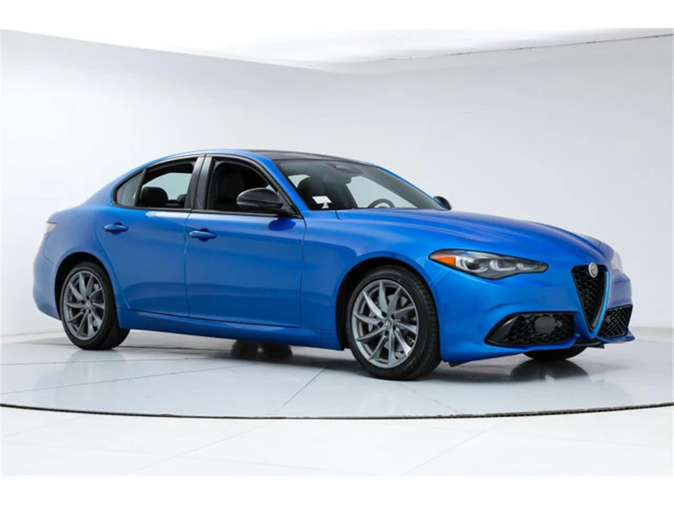 2026 Alfa Romeo Giulia - Image 7 of 24