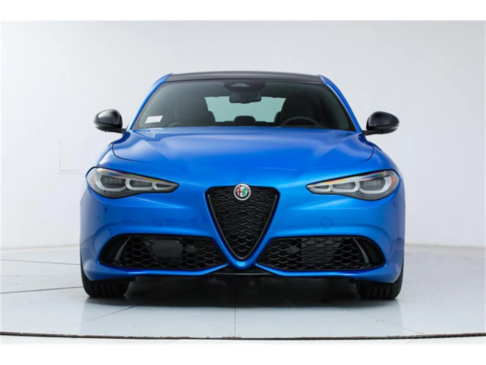 2026 Alfa Romeo Giulia - Image 8 of 24