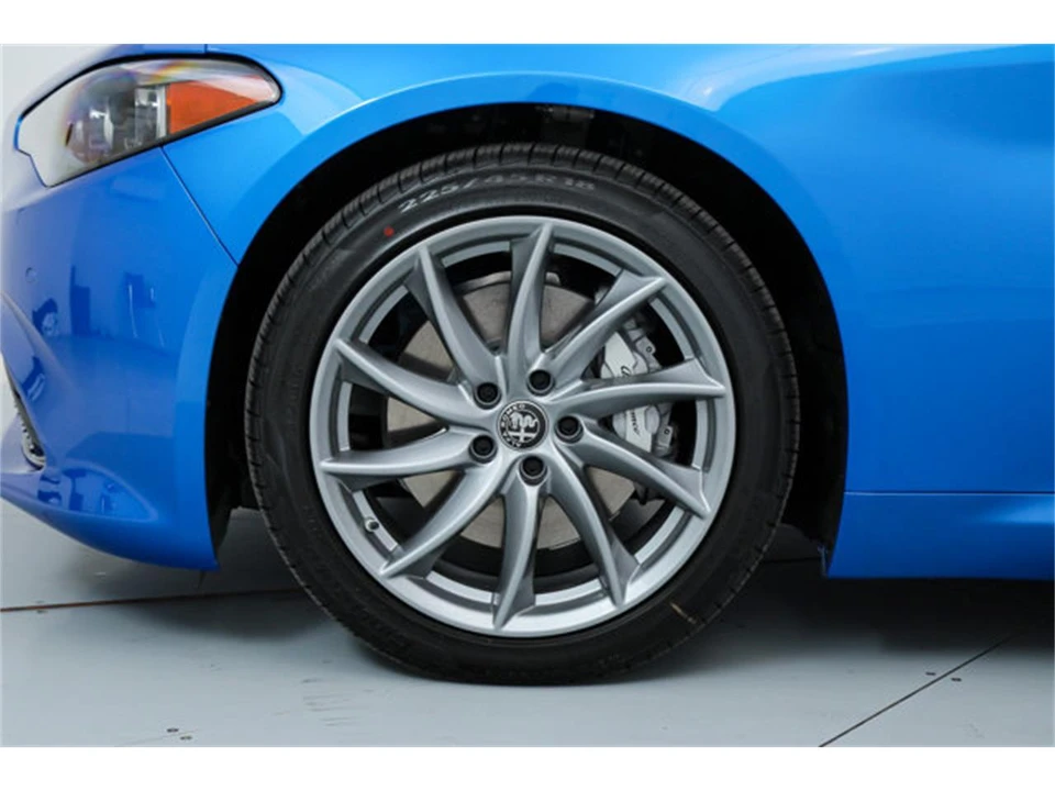 2026 Alfa Romeo Giulia - Image 23 of 24