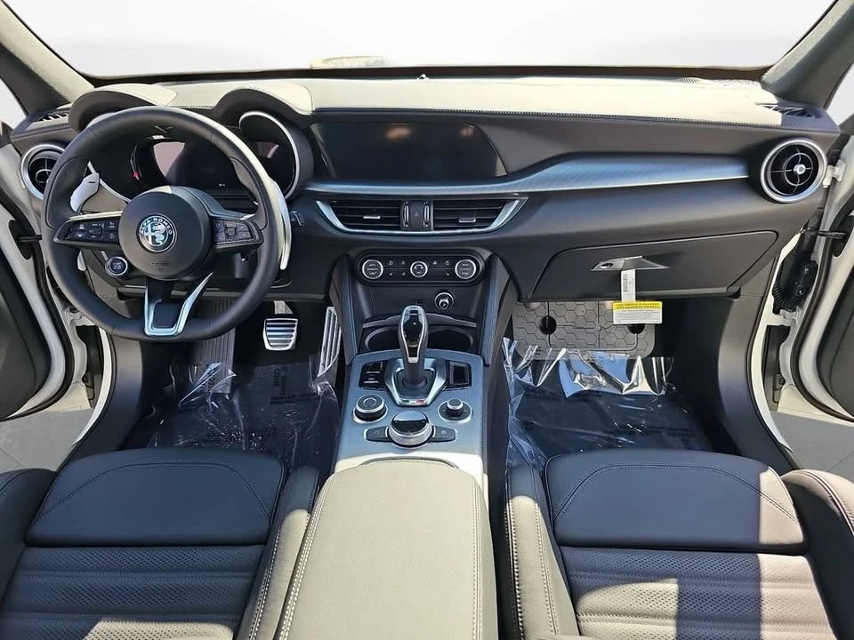 2026 Alfa Romeo Stelvio - Image 9 of 20