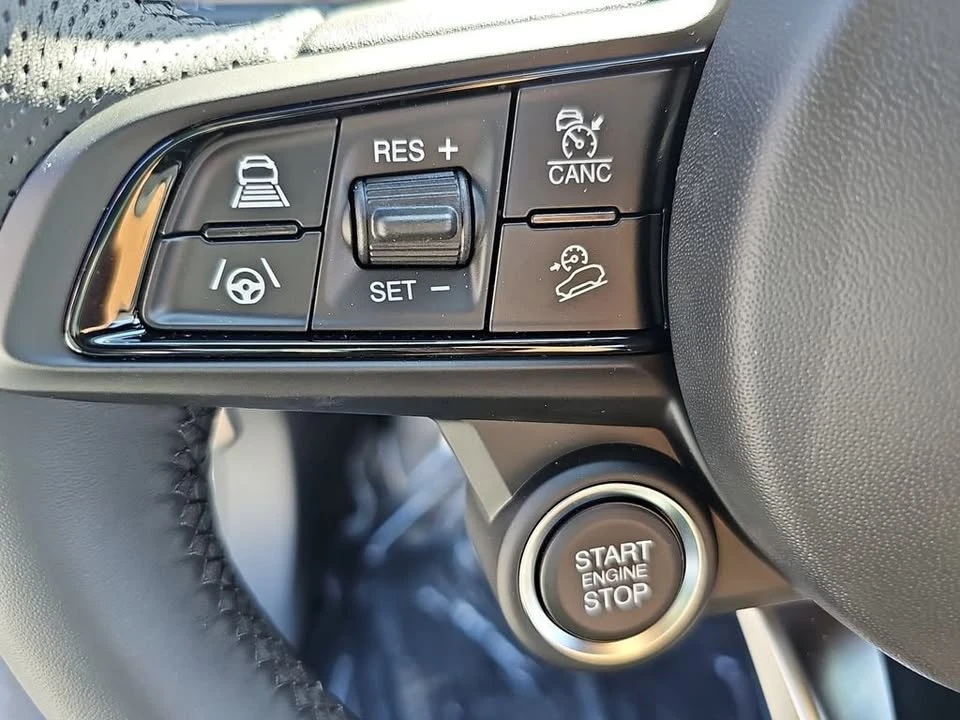 2026 Alfa Romeo Stelvio - Image 18 of 20