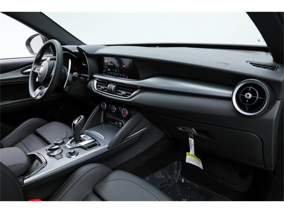 2026 Alfa Romeo Stelvio - Image 11 of 21