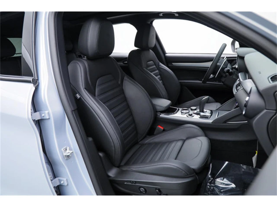 2026 Alfa Romeo Stelvio - Image 12 of 21