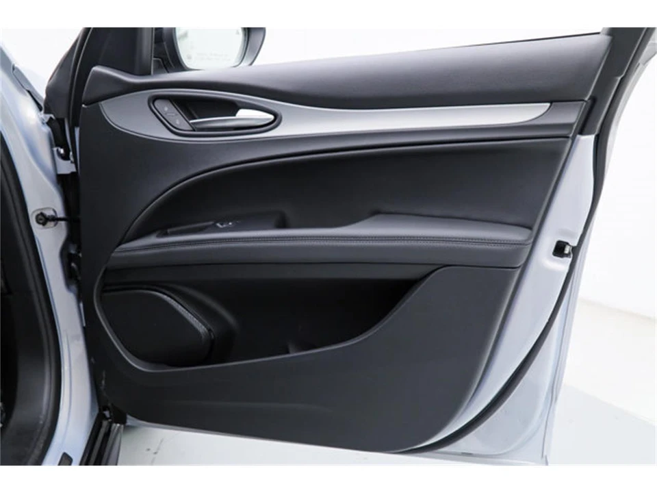 2026 Alfa Romeo Stelvio - Image 10 of 21