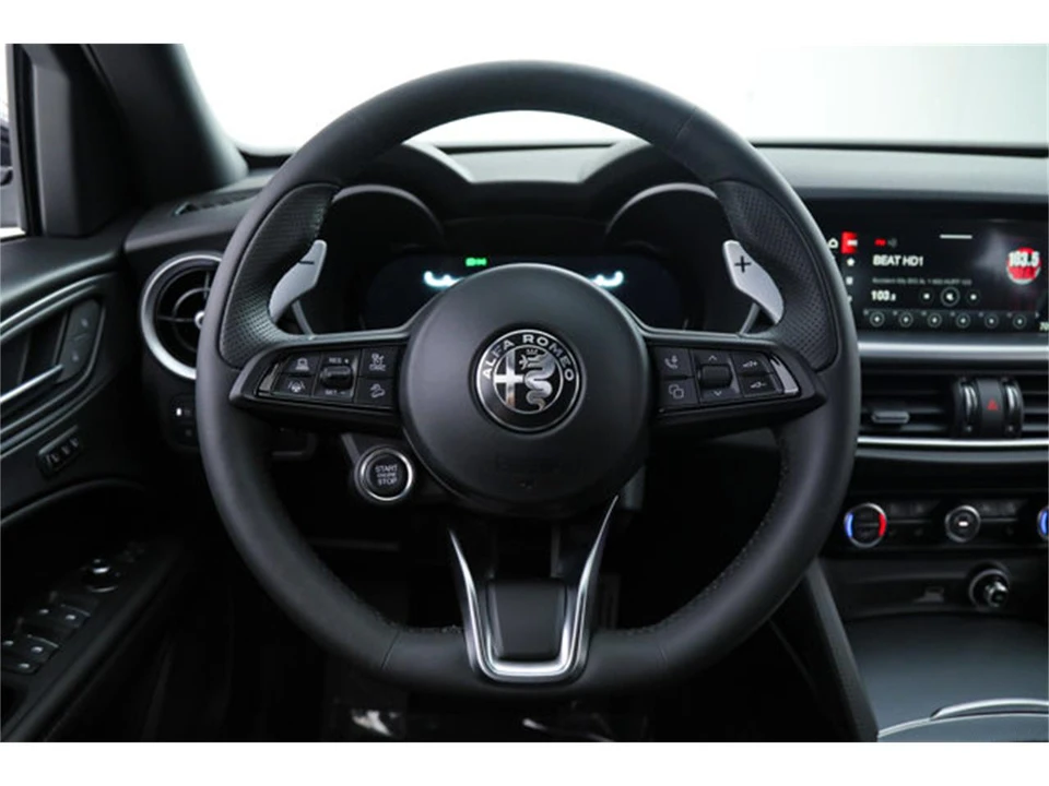 2026 Alfa Romeo Stelvio - Image 18 of 21