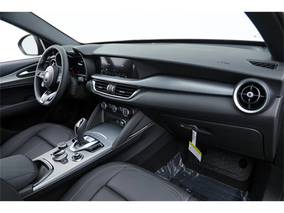 2026 Alfa Romeo Stelvio - Image 11 of 21