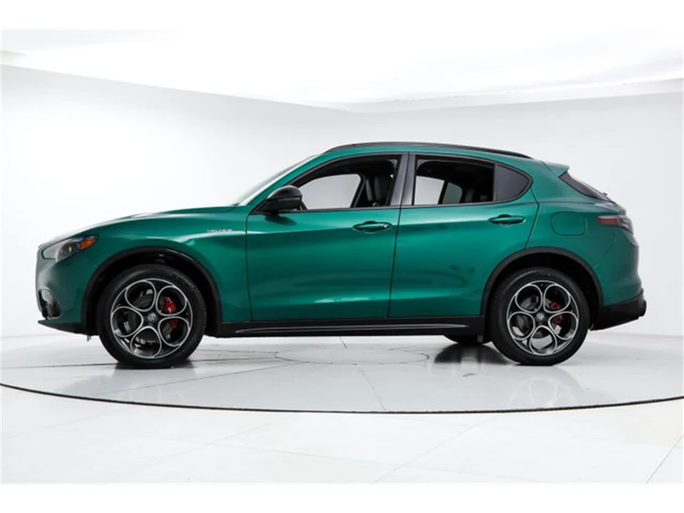 2026 Alfa Romeo Stelvio - Image 2 of 21