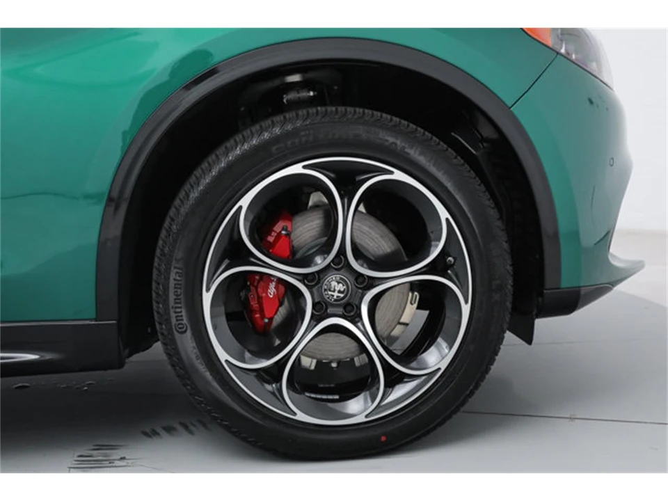 2026 Alfa Romeo Stelvio - Image 20 of 21